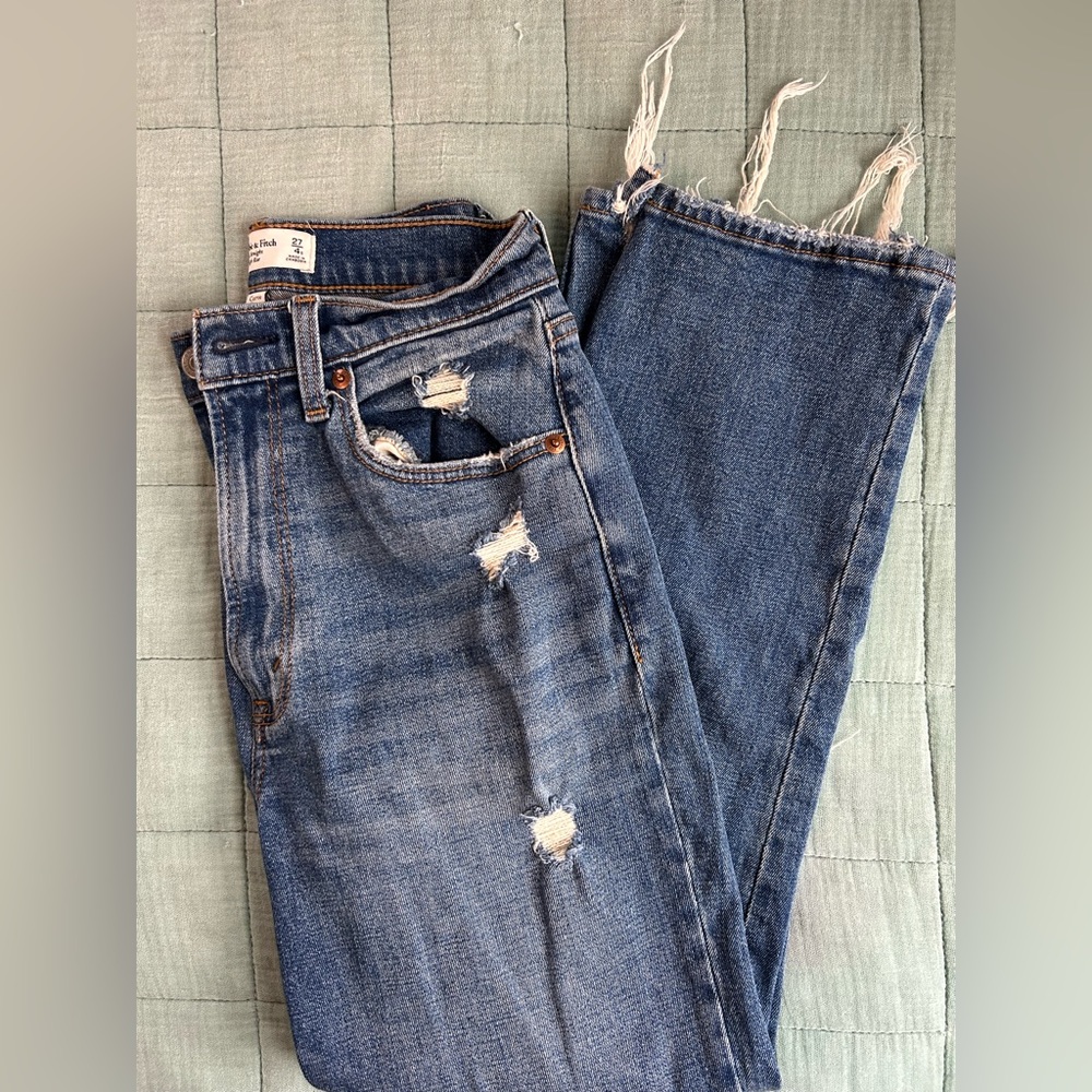 Abercrombie Straight High Rise Jeans 27/4s distressed blue (good butt jeans)